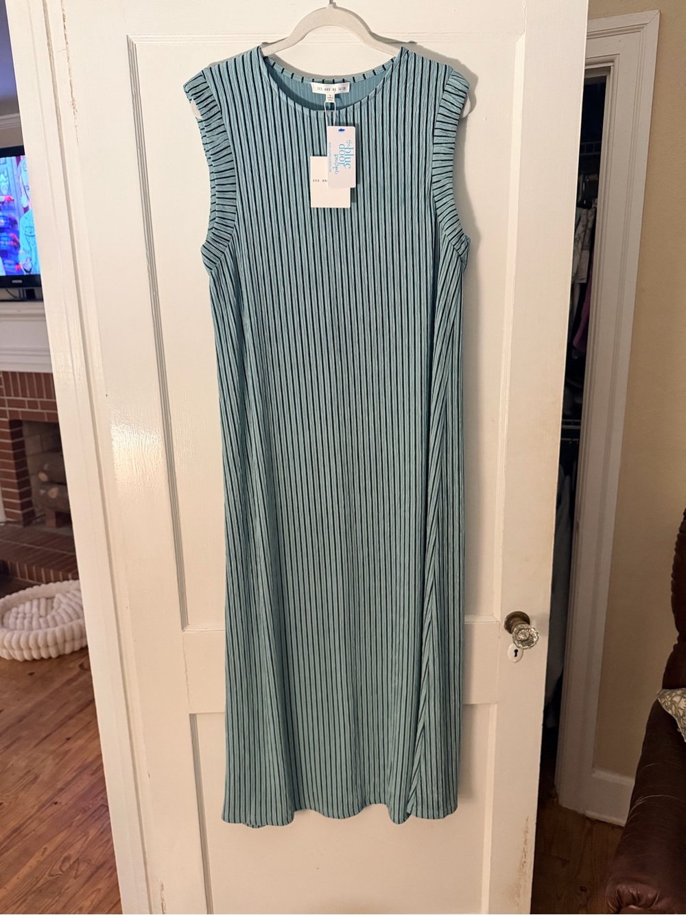 See and Be Seen Pleated Midi Dress – NWT